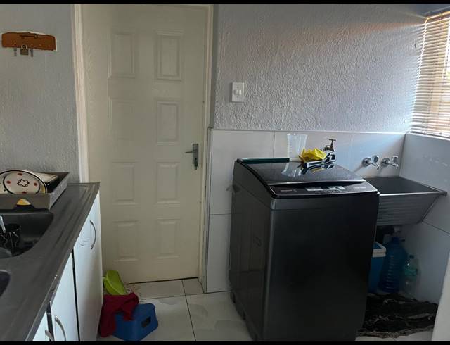 3 BEDROOM HOUSE FOR SALE IN FLORA PARK